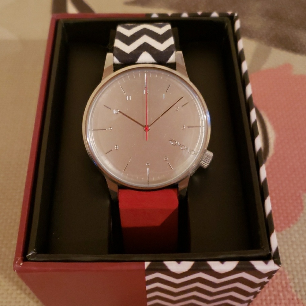 Brand New unisex Komono Watch and Gift Box